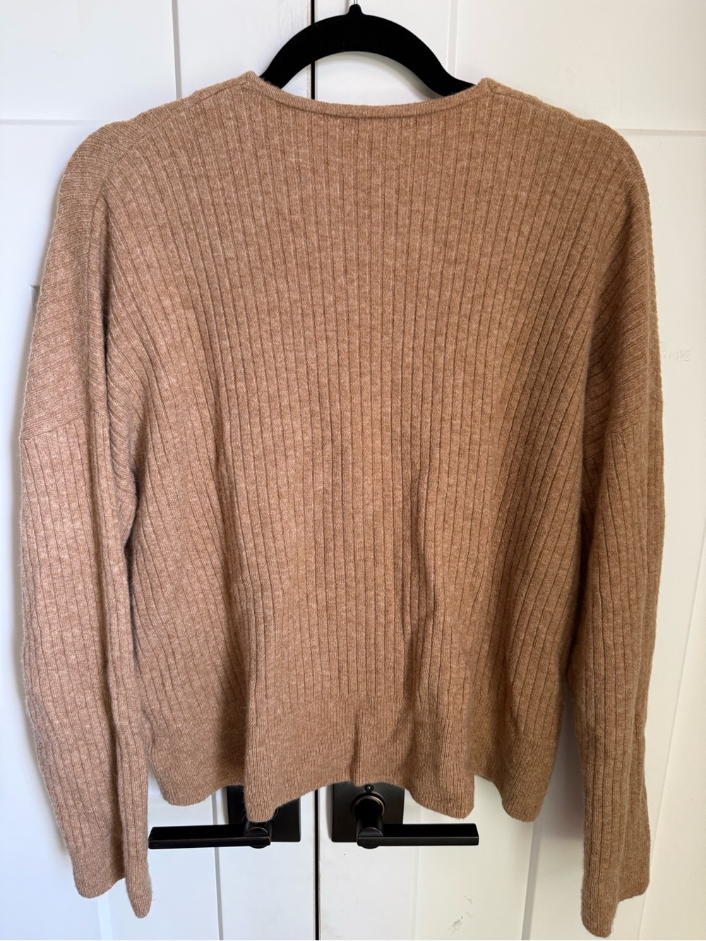 Madewell Ribbed V-Neck Button Cardigan in Camel size L. EUC. No flaws. - Picture 6 of 7